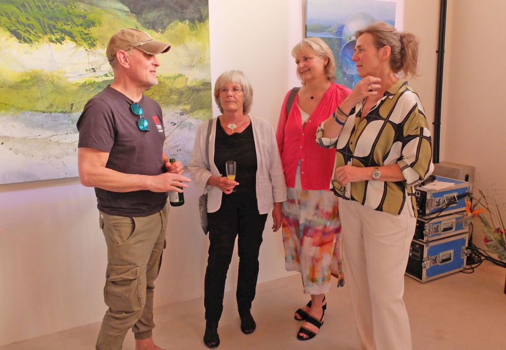 Jürgen Welker, Elisabeth Kaiser, Birgit Schweimler und die Veranstalterin Yvonne Fontane im Gespräch