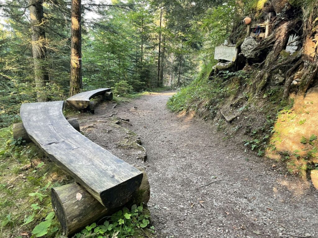 Notburga Glaubensweg - Ruihebänke