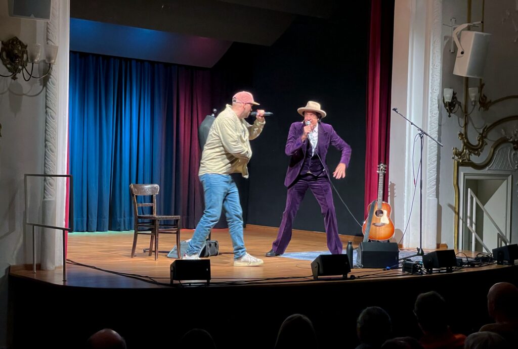 Helmfried von Lüttichau Soloprogramm "Weil's raus muss..." mit Rapper Chief Motley