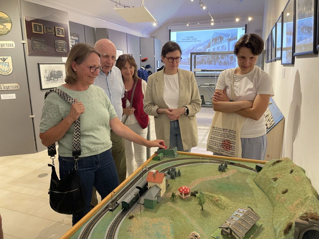 Sogar eine Modelleisenbahn gibt es in der Ausstellung 