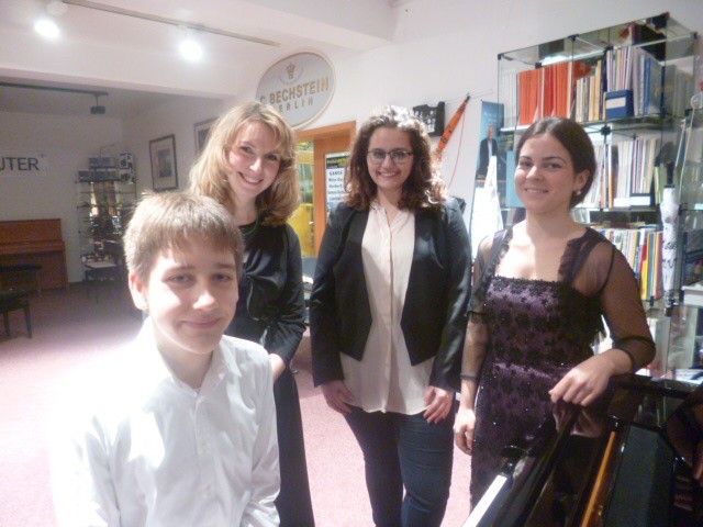 M. Bergmann, N. Panina, A. Mosafer, A. Sobyanina (v.l.) Konzert bei Piano Auer