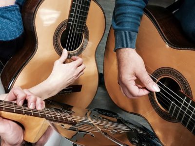 Drei Gitarren miteinander verzupft: René Senn, Doris Leibold, Thomas Kohl