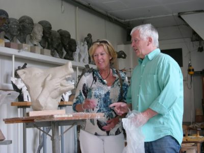 Monika Ziegler mit Bildhauer Bernd Göbel