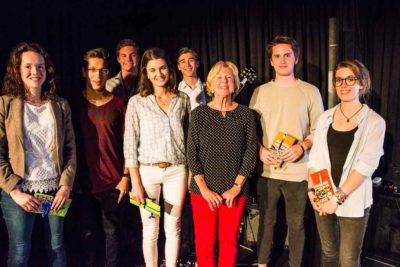 Die Schüler der FOS Holzkirchen und Bad Tölz mit Monika Ziegler