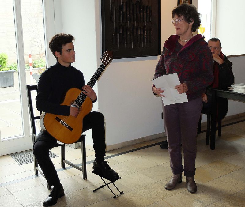 Gitarrenjungstar Benjamin Wittmann und Künstlerin Nele von Mengershausen