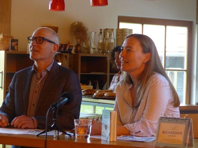 Birgit Lutz und Thomas Ulrich: Schwarzes Wasser bei der Buchvorstellung im Slyrs. Foto Hannah Miska