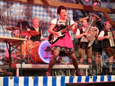 The Heimatdamisch - Conny Kreitmeier in Action