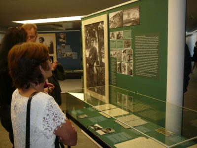 Austellungsvitrine „Ludwig Thoma auf der Tuften“ Foto: Klee