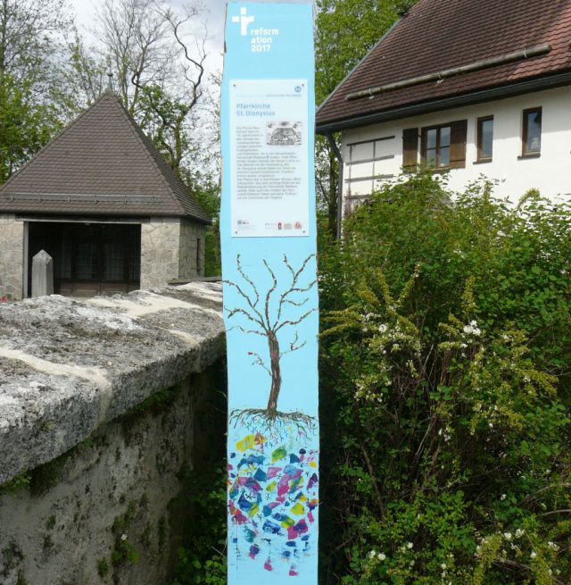 Miesbach Reformation - Stele in Neukirchen. Foto: Lautenbacher