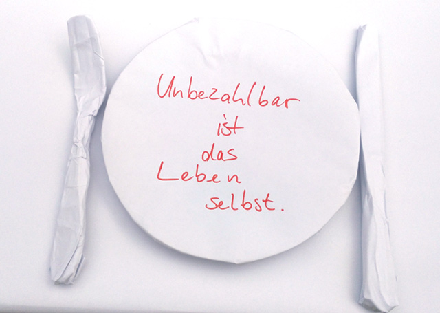 Papiertheater Johannes Volkmann: Installation "unbezahlbar" beim ARTcycling festival 2017 im Kultur im Oberbräu Holzkirchen