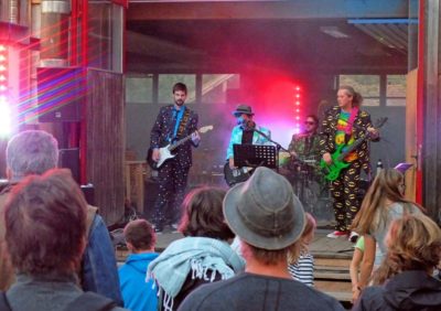 Am Samstag der groovige Gig von V.O.I. - Funk Rock aus Schliersee. Foto: Ines Wagner