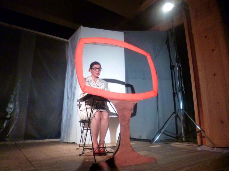 Ensemble Theatrissimo - Gegrillte Lyrik - Sylvia Goriup in Loriots "Fernsehansage"