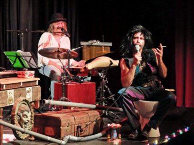 Manuel Kuthan sinniert auf dem Clo über die Welt. Foto: Ines Wagner