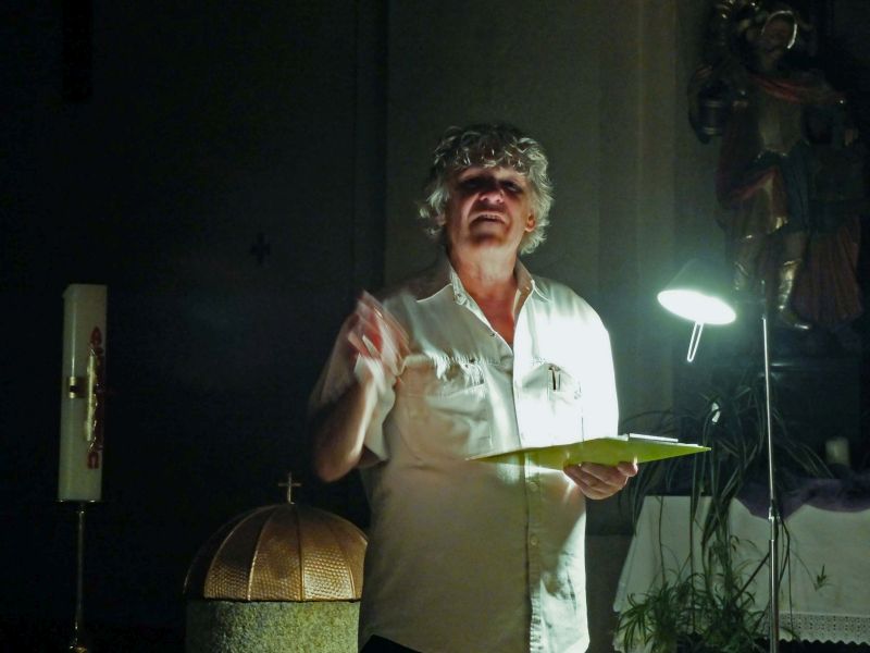 Haini Staudinger liest in der Kirche zu Langegg