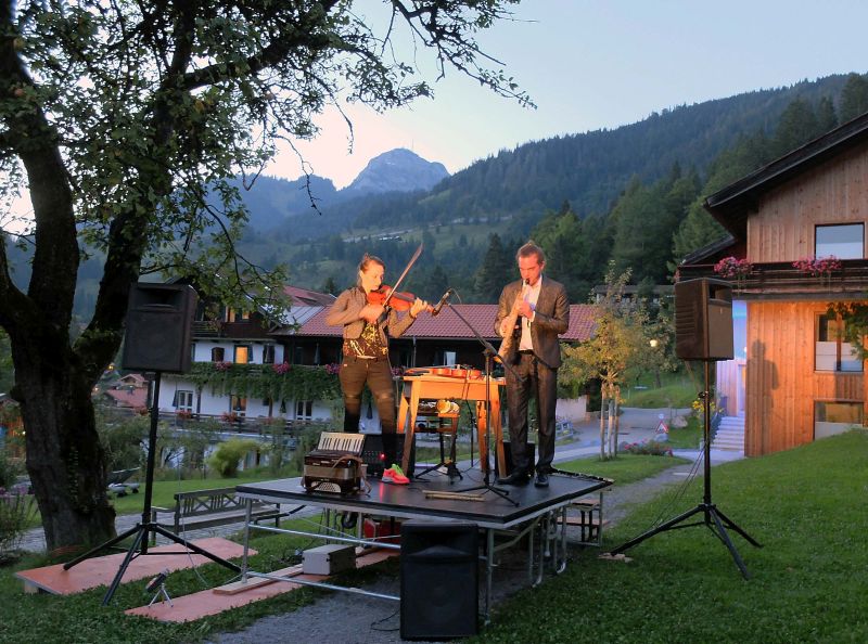 Spielen in den Abend hinein: Duo Härtel Trübsbach 