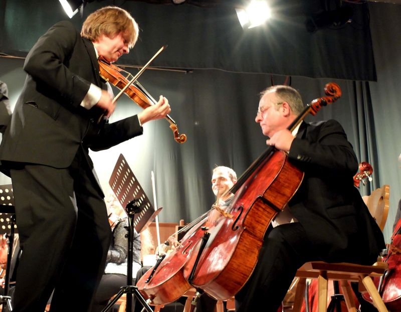 Wolfgang Hentrich spielt immer wieder gern mit dem Orchester des Schlierseer Kulturherbstes