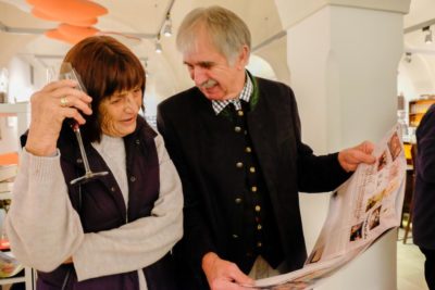 Hilge Dennewitz und Kurt Gmeineder bei der Lektüre der 28. Kulturbegegnungen