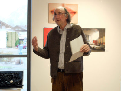 Günter Unbescheid eröffnet die Ausstellung der Künstlergruppe Delta im Seeforum