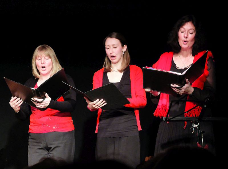 Bäerbel Pischetsrieder, Lisa Schött, Uschi Bommer beim Weihnachtskonzert in Waakirchen