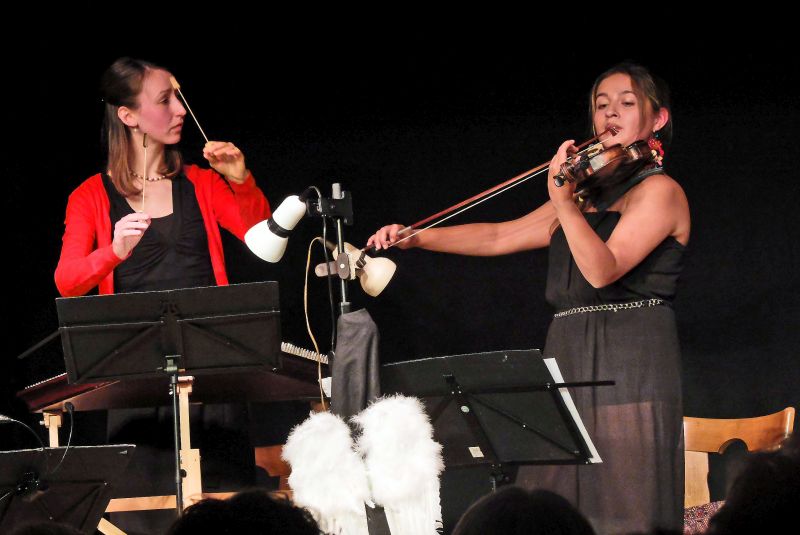 Lisa Schöttl und Larisa Bacher verzauberten das Publikum beim Weihnachtskonzert