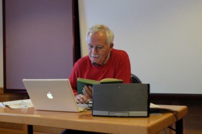 Dirigent, Komponist und Pianist Timm Tzschaschel erklärt Haydns Schöpfungsoratorium.