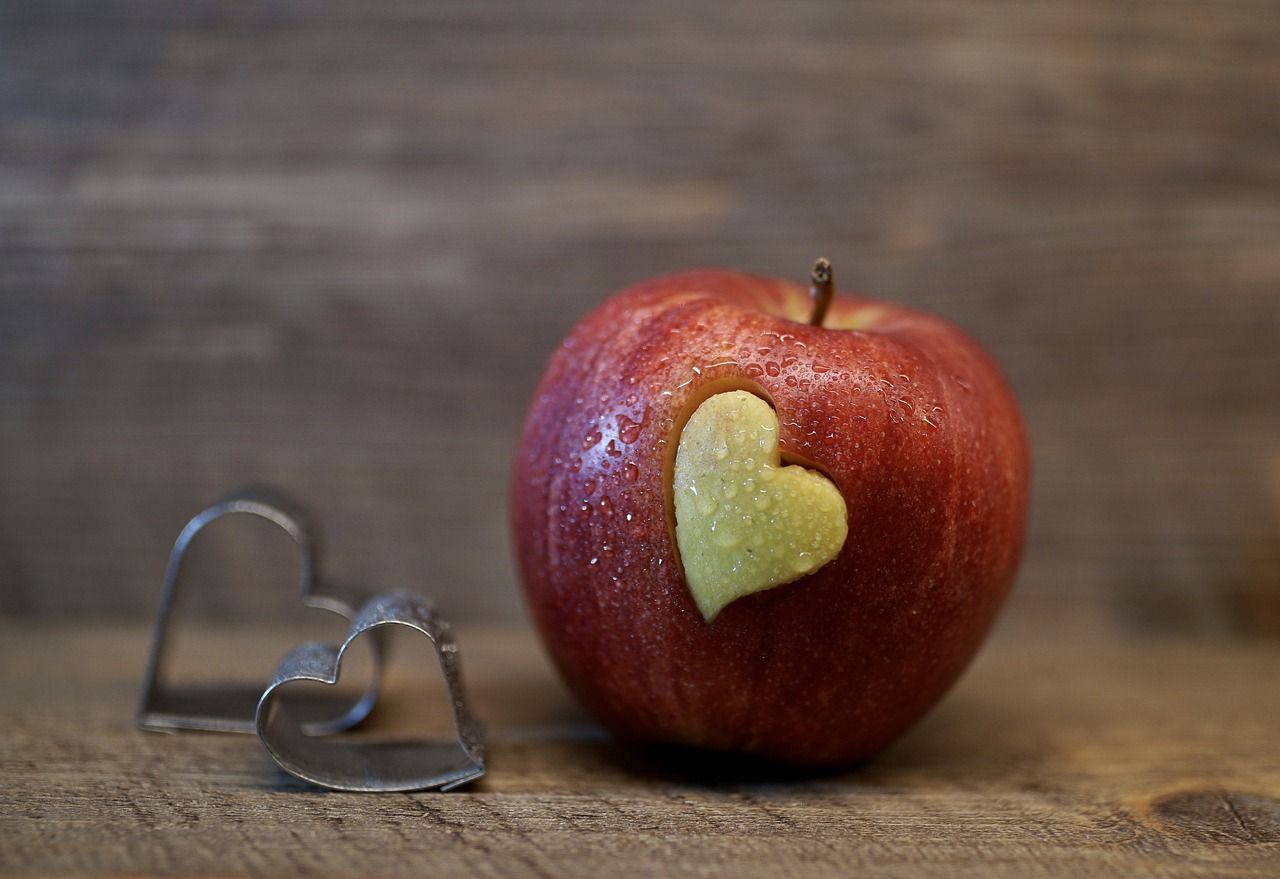 Lebensmittel lieben - und retten: Apfel mit Herz