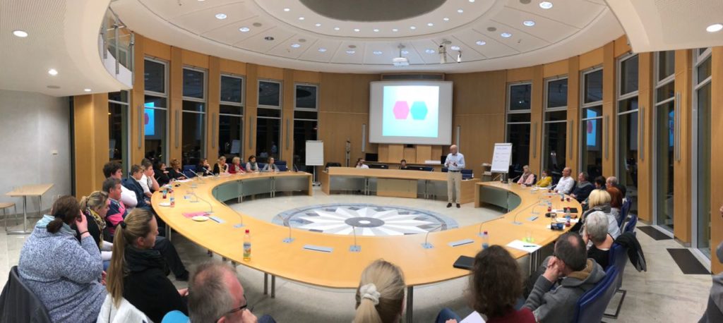 Trainer Carsten Schroeter beim Marktplatz Gute Geschäfte für Vereine und Unternehmen