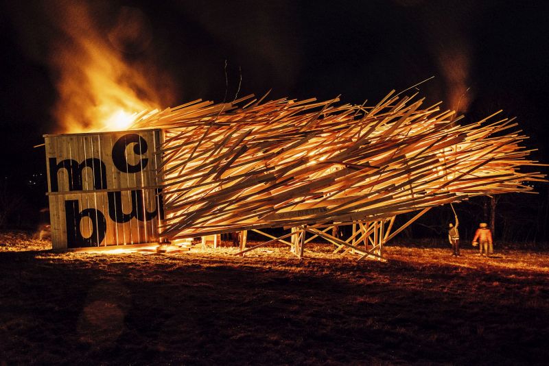 Design-Meteorit schlägt im Oberland auf - Schreinerei Eham