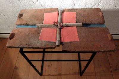 Eines der vielen Kreuze Peter Remmlings.