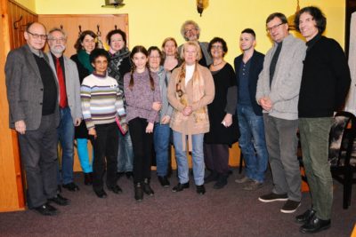 Vorstand und Mitglieder der Kulturbrücke Fratres, Monika Ziegler und Ines Wagner von KulturVision e.V. bei der Generalversammlung in Slavonice.