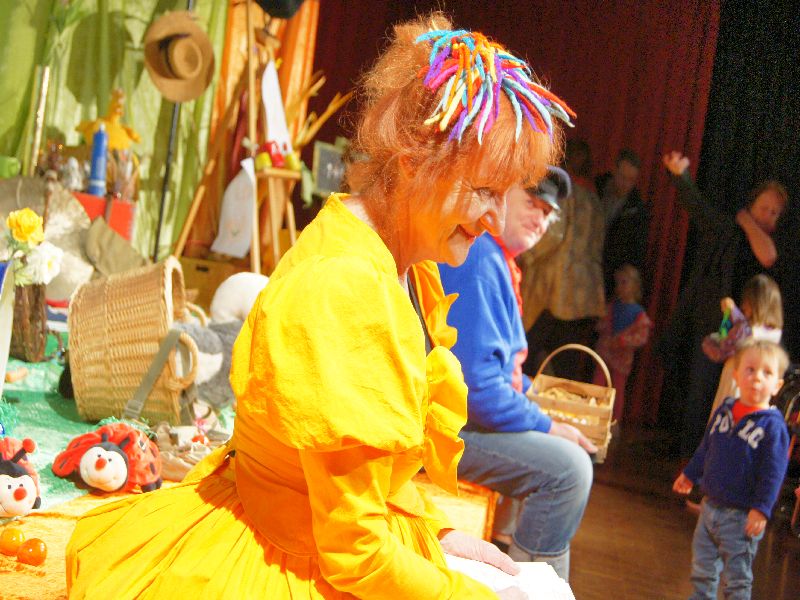 : Agnes Kraus begrüßt das Publikum