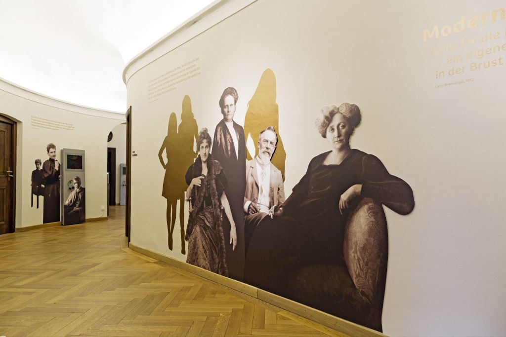 Blick in die Ausstellung Evas Töchter
