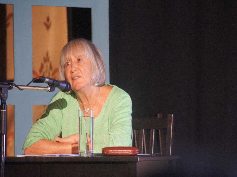 Judith Bernstein beantwortet Fragen aus dem Publikum