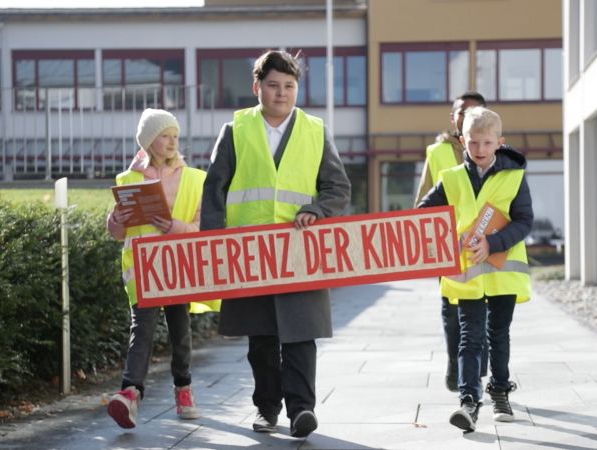 Johannes Volkmanns "Konferenz der Kinder" zu Gast im Landkreis