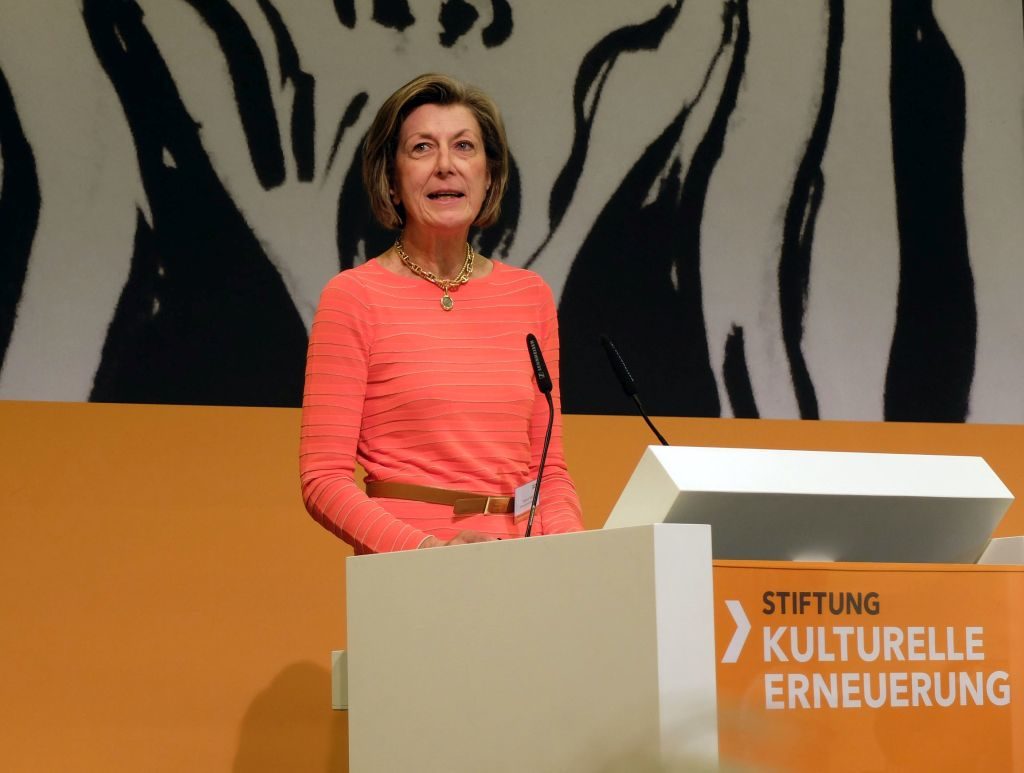 Stiftung Kulturelle Erneuerung - Kuratorin Stephanie Wahl