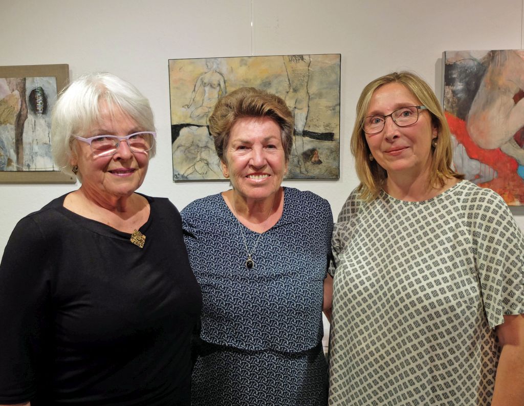 Kunst in Hausham - Die drei Malerinnen des Haushamer Kunstkreises: Gabriele Cremer, Brigitta Fröhler und Karoline Haberzettl (v.l.)