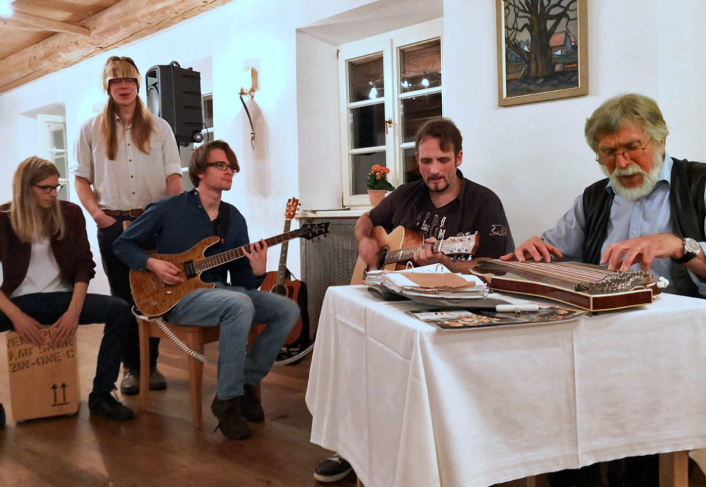 Watching the Cat, Zither-Manä und Erich Kogler