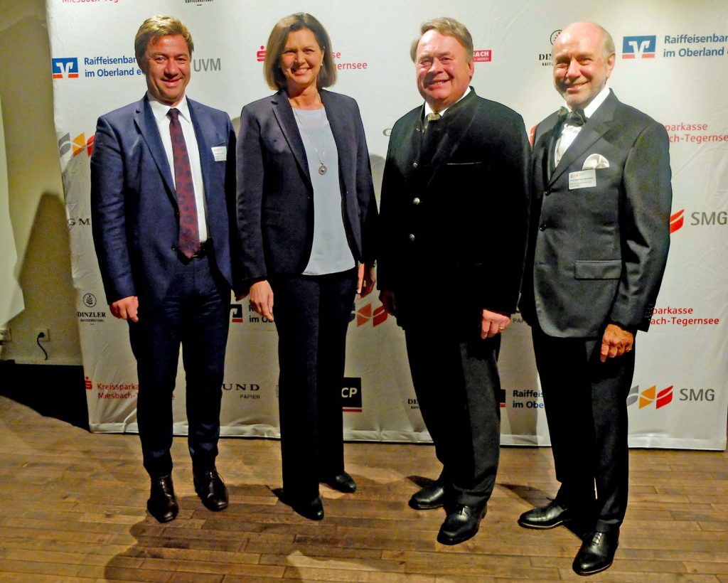 Alexander Schmid (SMG), Landtagspräsidentin Ilse Aigner, Landswirtschaftssminister a.D. Hubert Brunner, Klaus-Dieter Graf von Moltke (Aufsichtsratsvorsitzender SMG), 