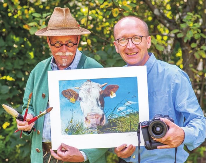 Maler Klaus Altmann und Fotograf Thomas Plettenberg (v.l.) und ihr Lieblingsmotiv: die Kuh