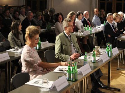 Barbara Vinken und Korbinian Kohler als Zuhörer von Willhelm Vossenkuhl. Foto: Andreas Vogt