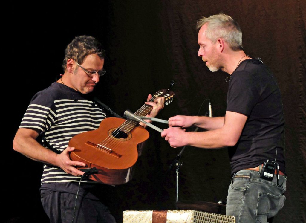 Peter Horn (Gitarre) und Florian Rein (Schlagzeug)