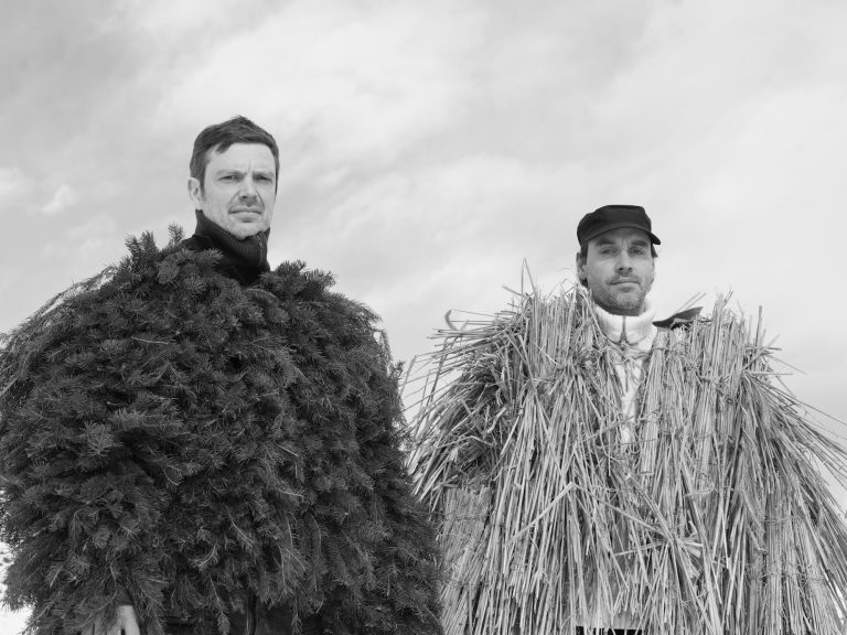 Tragen die Kostüme der Allemannischen Fastnacht Textor & Renz