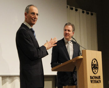 Der eloquente Redner Michael Wolffsohn zu Gast im Korbinians Kolleg mit Korbinian Kohler. Foto: Andreas Vogt