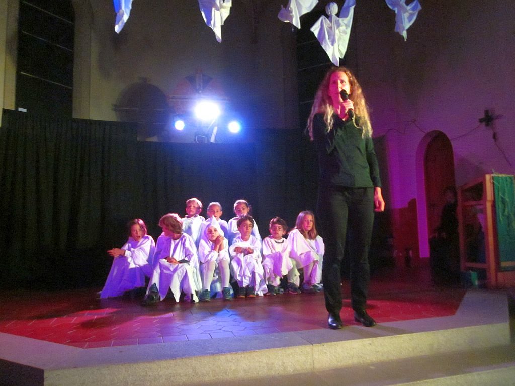 Andrea Wehrmann mit dem Kinderchor