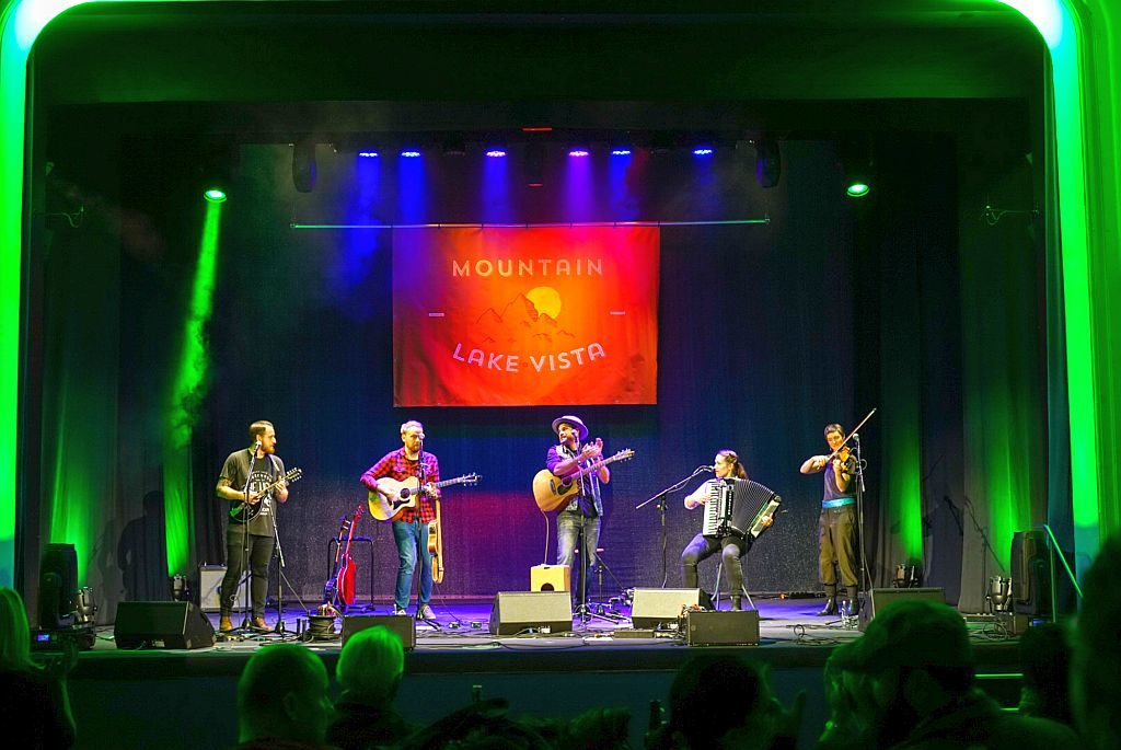 Mountain lake Vista beim Keller Kultur Festival