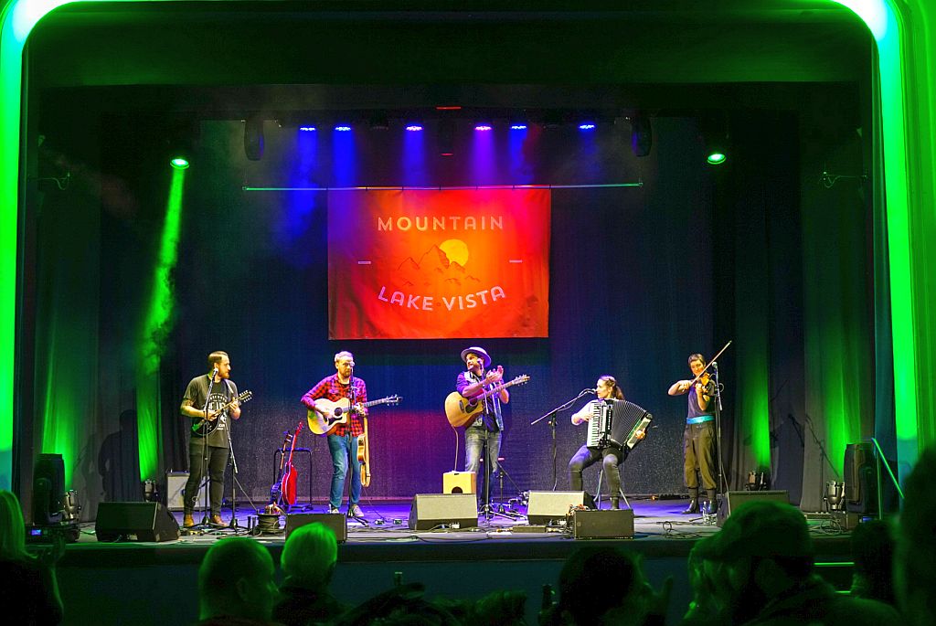 Mountain lake Vista beim Keller Kultur Festival