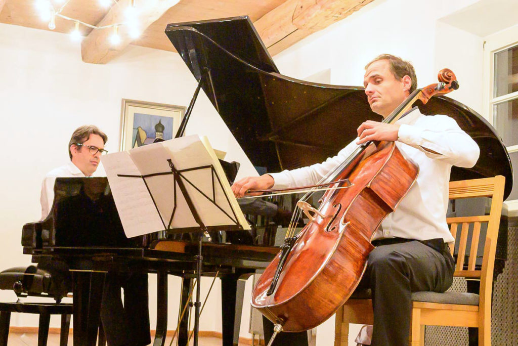 Tobias Stork (Flügel) und Dietmar Rexhausen (Violincello)