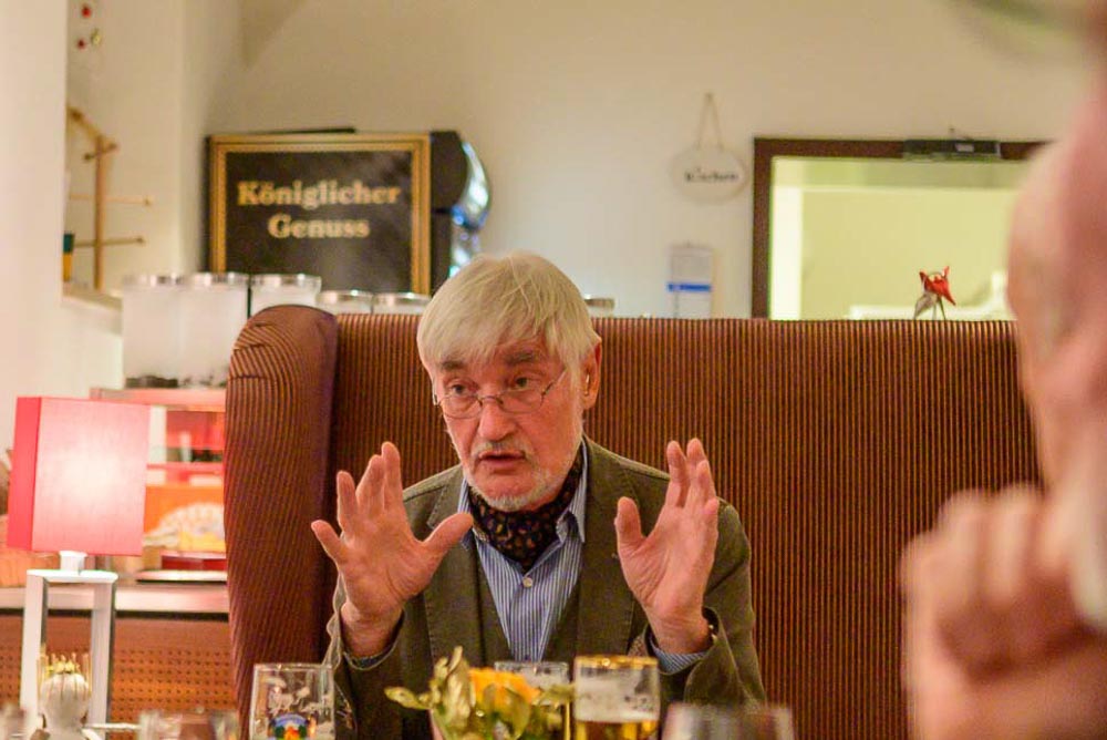 Hubert Hohlbein in der Diskussion
