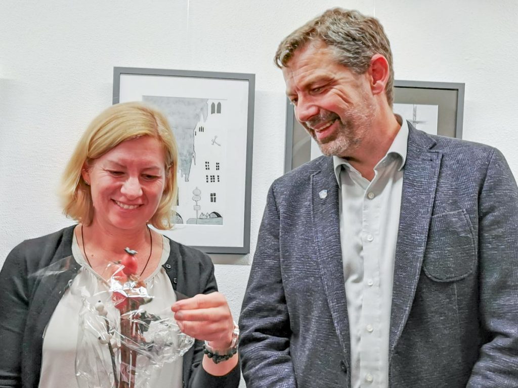 Ines wagner mit Bürgermeister Gmund