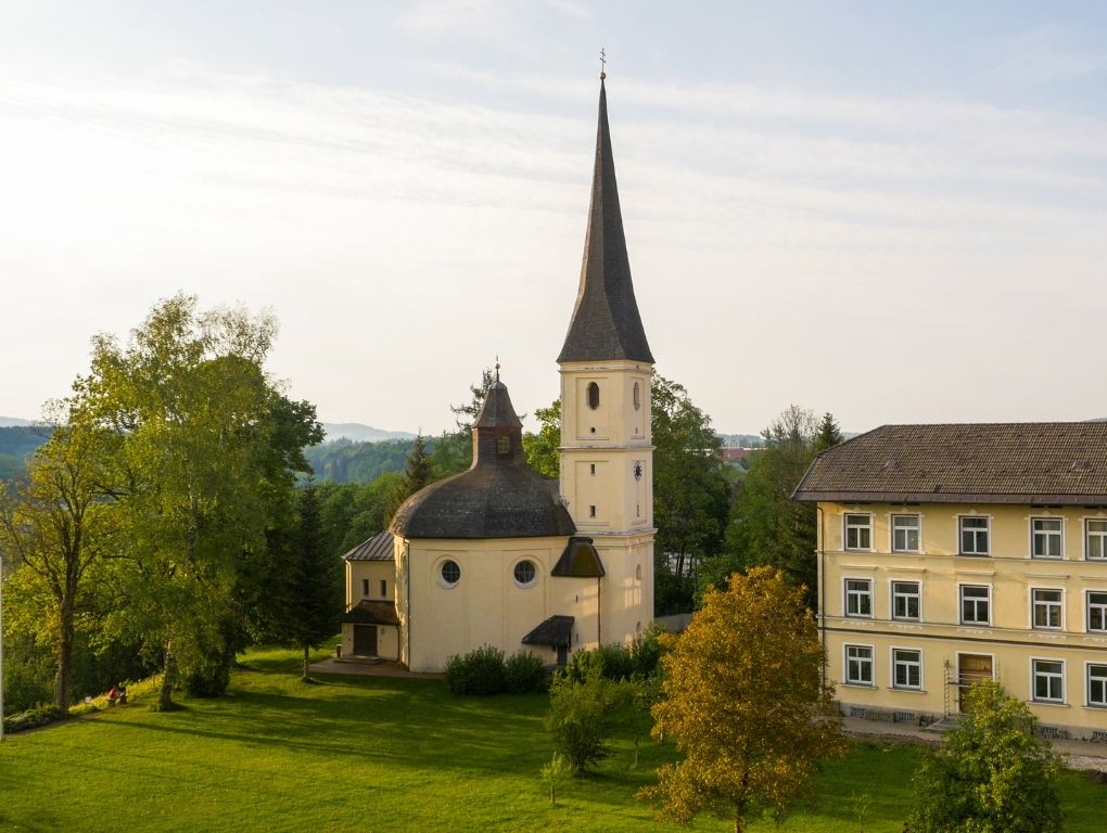 Sonnengesang Ausstellung in der Portiunkulakirche Miesbach